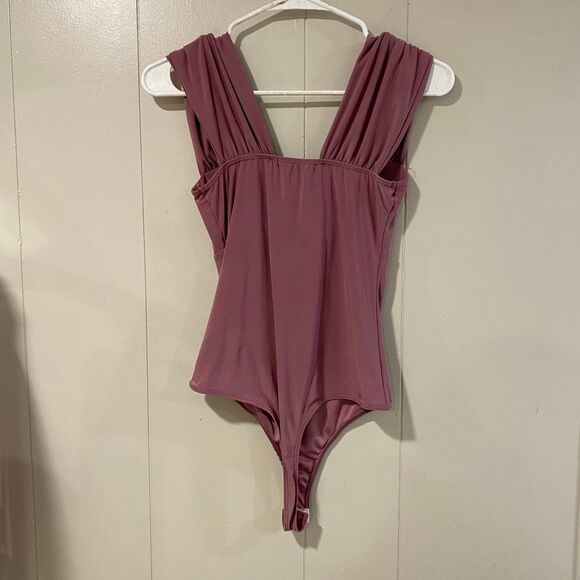 2 Saints Mauve Knot Front Bodysuit Women’s Medium Sleeveless Stretchy V-Neck One - Picture 2 of 7